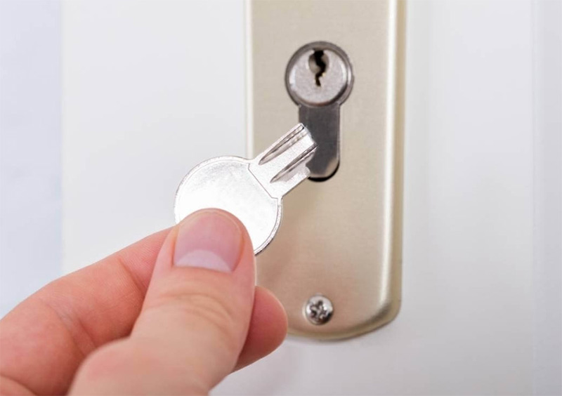 Как извлечь сломанный ключ из замка?